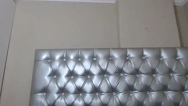 Snapshot of YourSubDesire chatting on January 23, 2025, 9:50 pm YourSubDesire online show from January 23, 2025, 9:50 pm