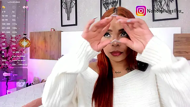 nahomiidasilva  online show from April 17, 2026, 8:45 pm