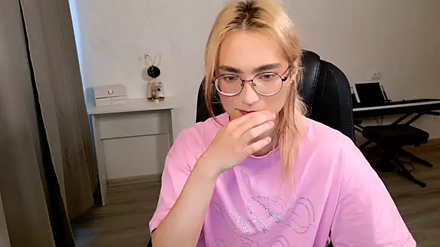 CuteYukiKun online show from January 19, 2026, 8:18 am