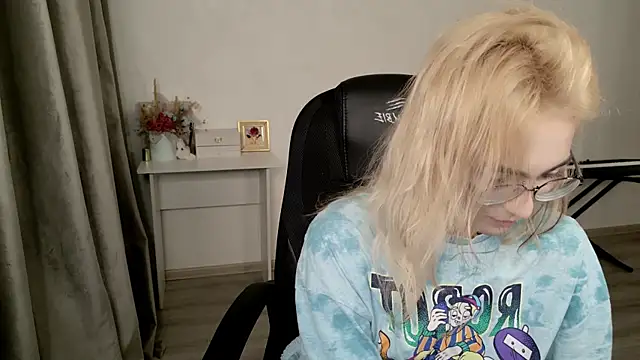 Snapshot of CuteYukiKun chatting on June 8, 2026, 7:36 pm CuteYukiKun online show from June 8, 2026, 7:36 pm