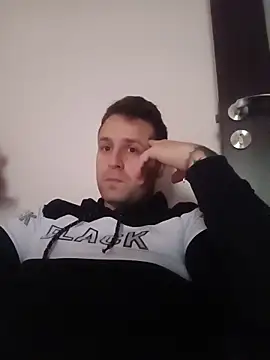 LucianM6 online show from November 28, 2025, 9:12 am