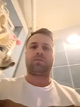 Snapshot of LucianM6 chatting on March 2, 2026, 4:14 pm LucianM6 online show from March 2, 2026, 4:14 pm