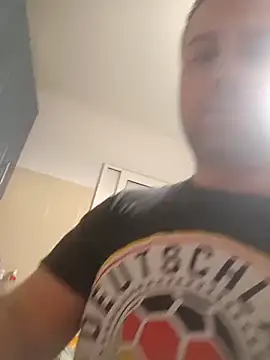 Snapshot of LucianM6 chatting on March 23, 2026, 4:44 pm LucianM6 online show from March 23, 2026, 4:44 pm