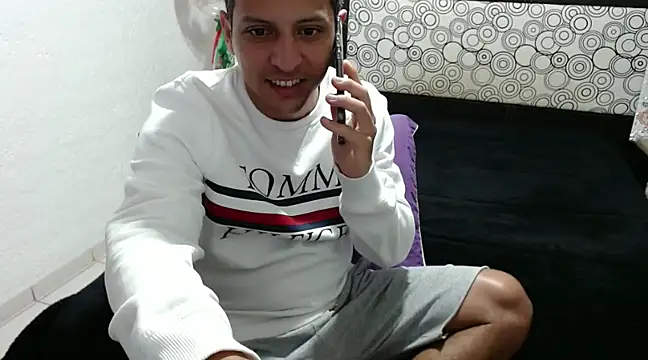 Snapshot of Bamban1419_ chatting on February 4, 2025, 12:11 pm Bamban1419 online show from February 4, 2025, 12:11 pm