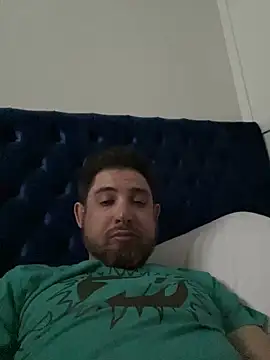 Snapshot of caliguy37 chatting on February 19, 2025, 5:38 am caliguy37 online show from February 19, 2025, 5:38 am