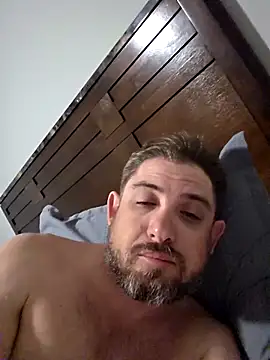 caliguy37 online show from April 4, 2026, 4:33 am