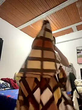 Iris love18 online show from October 23, 2025, 4:50 pm