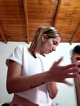 Snapshot of Iris_love18 chatting on March 15, 2026, 2:23 pm Iris love18 online show from March 15, 2026, 2:23 pm