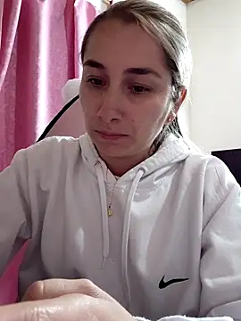 Snapshot of Iris_love18 chatting on March 19, 2026, 2:37 am Iris love18 online show from March 19, 2026, 2:37 am