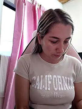 Snapshot of Iris_love18 chatting on March 29, 2026, 11:05 pm Iris love18 online show from March 29, 2026, 11:05 pm