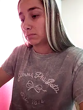 Snapshot of Iris_love18 chatting on April 2, 2026, 5:10 pm Iris love18 online show from April 2, 2026, 5:10 pm