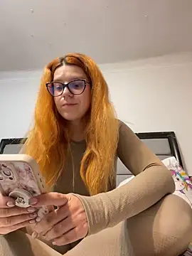 NadiraNoor online show from December 6, 2024, 9:02 pm