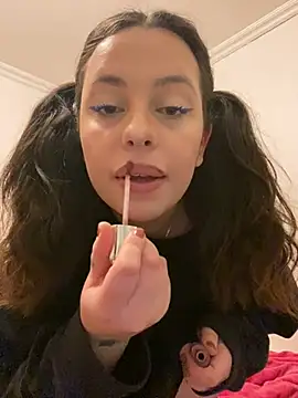 milkyhonybaby online show from March 11, 2025, 10:31 pm