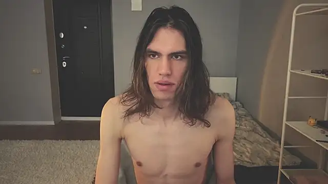 mollymila online show from April 15, 2026, 6:53 am