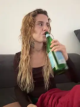 EmiliaCatalina online show from February 10, 2026, 7:29 pm