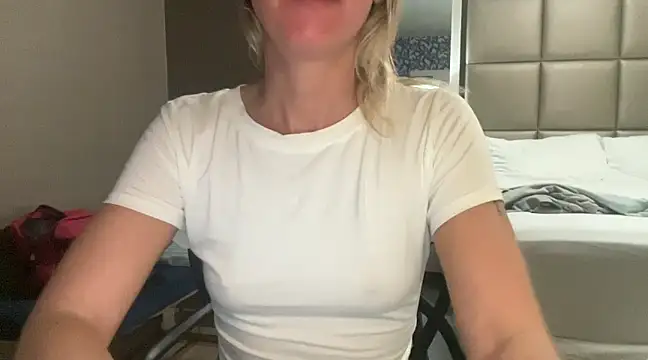 Snapshot of Aggbb chatting on January 16, 2025, 3:35 pm Aggbb online show from January 16, 2025, 3:35 pm