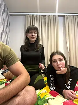 Niht Angels online show from September 30, 2025, 6:57 pm