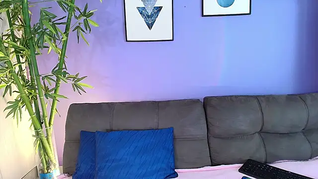 cinnamon kyla online show from March 2, 2025, 7:12 pm