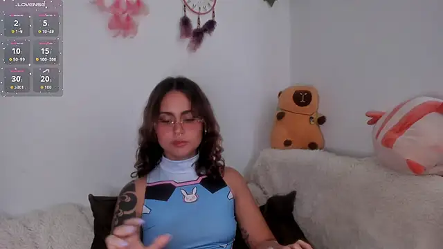 Violette-Ramirez01 online show from February 2, 2026, 8:07 pm