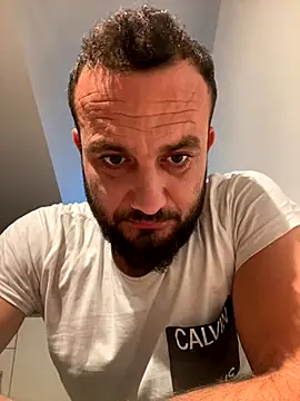 cosmin9000 online show from October 5, 2025, 6:23 am