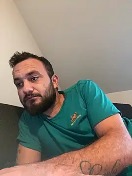 cosmin9000 online show from October 25, 2025, 6:43 am