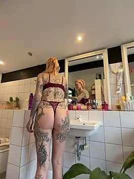 Snapshot of Stella-Kink chatting on March 7, 2026, 1:52 pm Stella-Kink online show from March 7, 2026, 1:52 pm