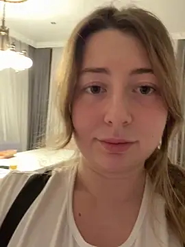 curvyflawless online show from November 19, 2025, 5:57 pm