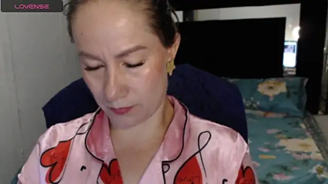 Snapshot of CATRINA-83 chatting on May 12, 2026, 12:13 pm CATRINA-83 online show from May 12, 2026, 12:13 pm