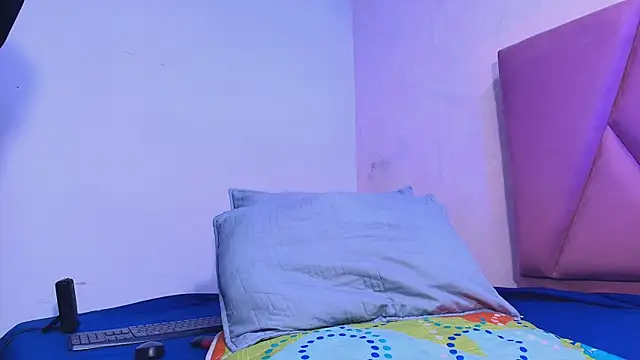 arl chloee online show from October 17, 2025, 3:10 am