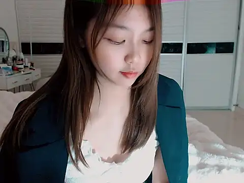 Snapshot of -Lucky_Girl chatting on December 26, 2024, 11:43 am -Lucky Girl online show from December 26, 2024, 11:43 am
