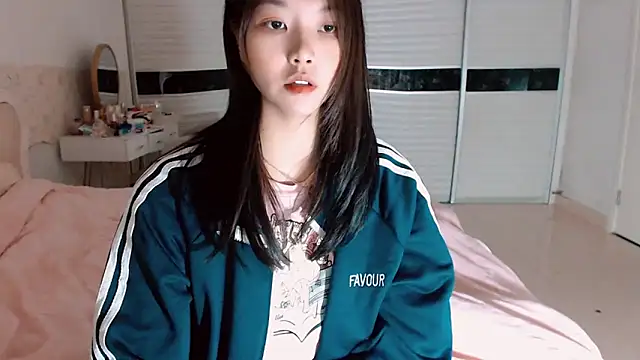 -Lucky Girl online show from April 14, 2026, 12:33 pm