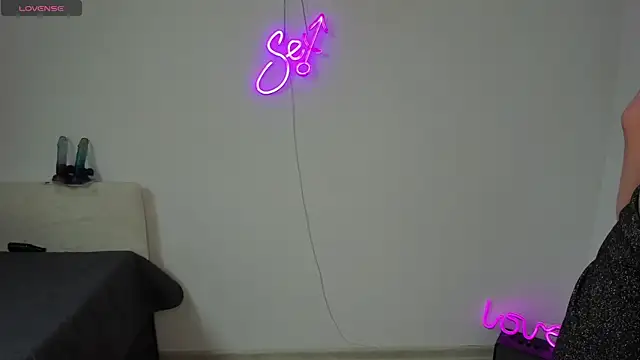 Bitch Coin online show from October 28, 2025, 11:36 am