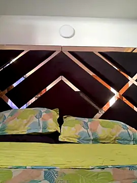 emmyjhonson07 online show from September 11, 2025, 1:55 pm