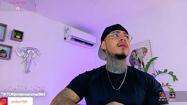 Snapshot of JordanSmiith_ chatting on May 1, 2026, 9:19 pm JordanSmiith online show from May 1, 2026, 9:19 pm