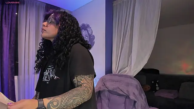 witchviolet online show from March 10, 2026, 1:32 am