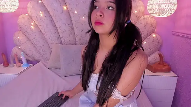 Snapshot of chloe_watson_ chatting on February 27, 2025, 10:53 pm chloe watson online show from February 27, 2025, 10:53 pm