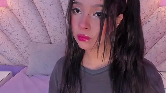 Snapshot of chloe_watson_ chatting on March 9, 2025, 11:35 pm chloe watson online show from March 9, 2025, 11:35 pm