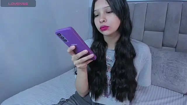 Snapshot of chloe_watson_ chatting on October 16, 2025, 4:41 pm chloe watson online show from October 16, 2025, 4:41 pm