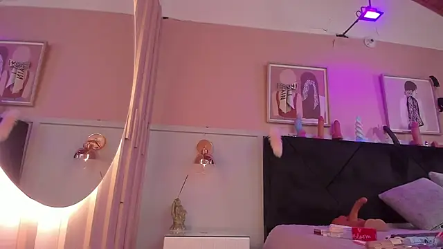 Snapshot of chloe_watson_ chatting on November 20, 2025, 7:35 pm chloe watson online show from November 20, 2025, 7:35 pm