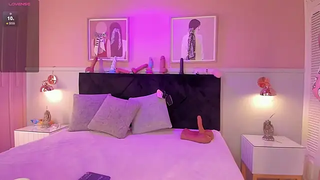 Snapshot of chloe_watson_ chatting on December 2, 2025, 7:42 pm chloe watson online show from December 2, 2025, 7:42 pm