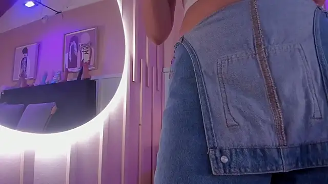 Snapshot of chloe_watson_ chatting on January 16, 2026, 7:51 pm chloe watson online show from January 16, 2026, 7:51 pm