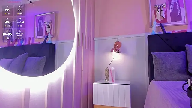 Snapshot of chloe_watson_ chatting on February 4, 2026, 6:14 pm chloe watson online show from February 4, 2026, 6:14 pm