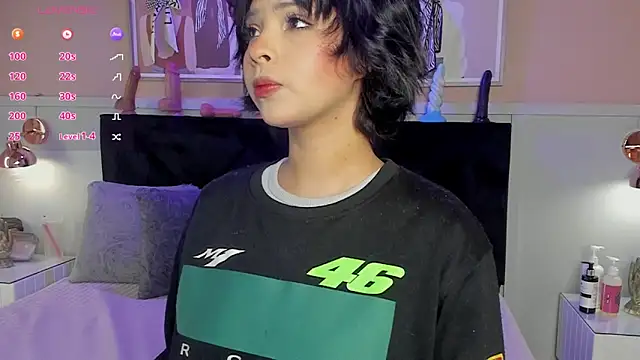 Snapshot of chloe_watson_ chatting on February 20, 2026, 4:29 pm chloe watson online show from February 20, 2026, 4:29 pm