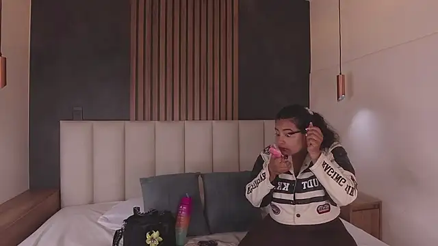 Snapshot of eva_daemon chatting on March 10, 2026, 11:37 am eva daemon online show from March 10, 2026, 11:37 am