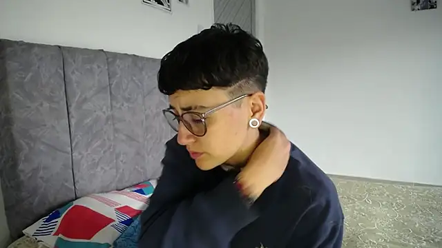 linda 33 online show from February 19, 2026, 5:42 pm