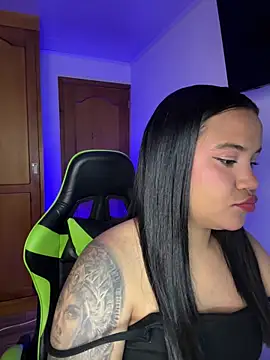 leila 22 online show from April 5, 2026, 8:00 am