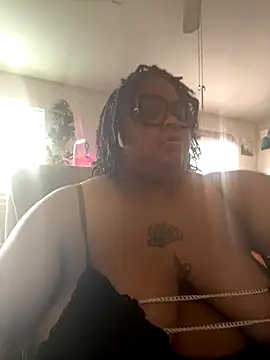 kweenxkarma online show from September 25, 2025, 8:34 pm