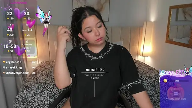 Snapshot of Atenea_cuteee chatting on December 27, 2024, 5:20 am Atenea cuteee online show from December 27, 2024, 5:20 am