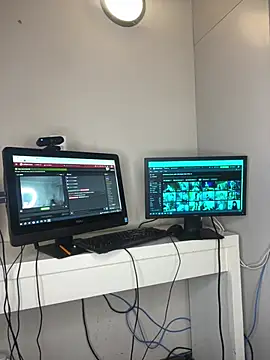 Bustygoddess32 online show from March 1, 2026, 1:18 am