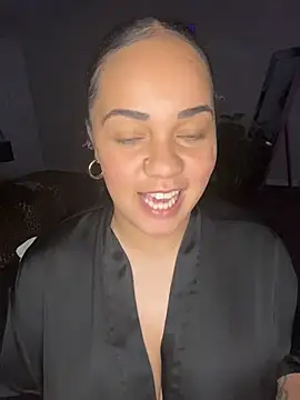 DestineeJayde online show from May 4, 2026, 9:49 am